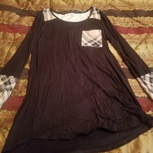 NWOT back and cream plaid boutique small shirt